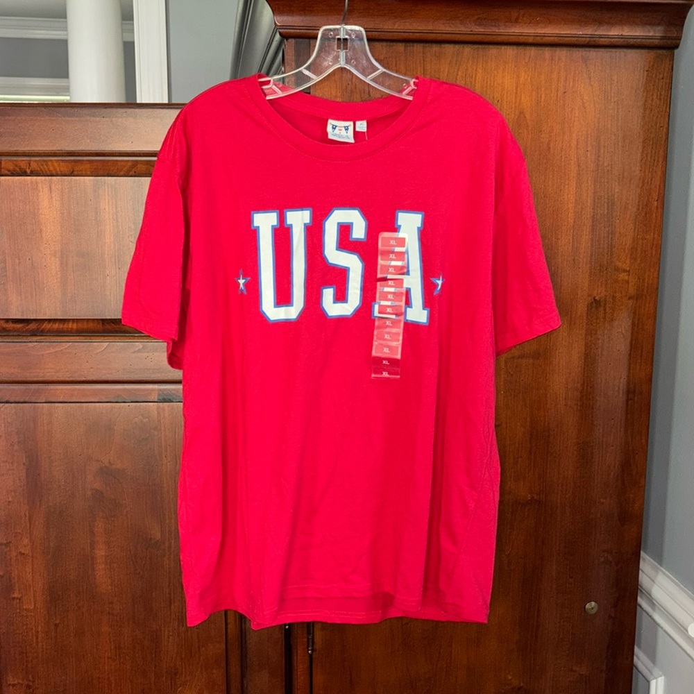 NWT USA Spirit of America T-shirt